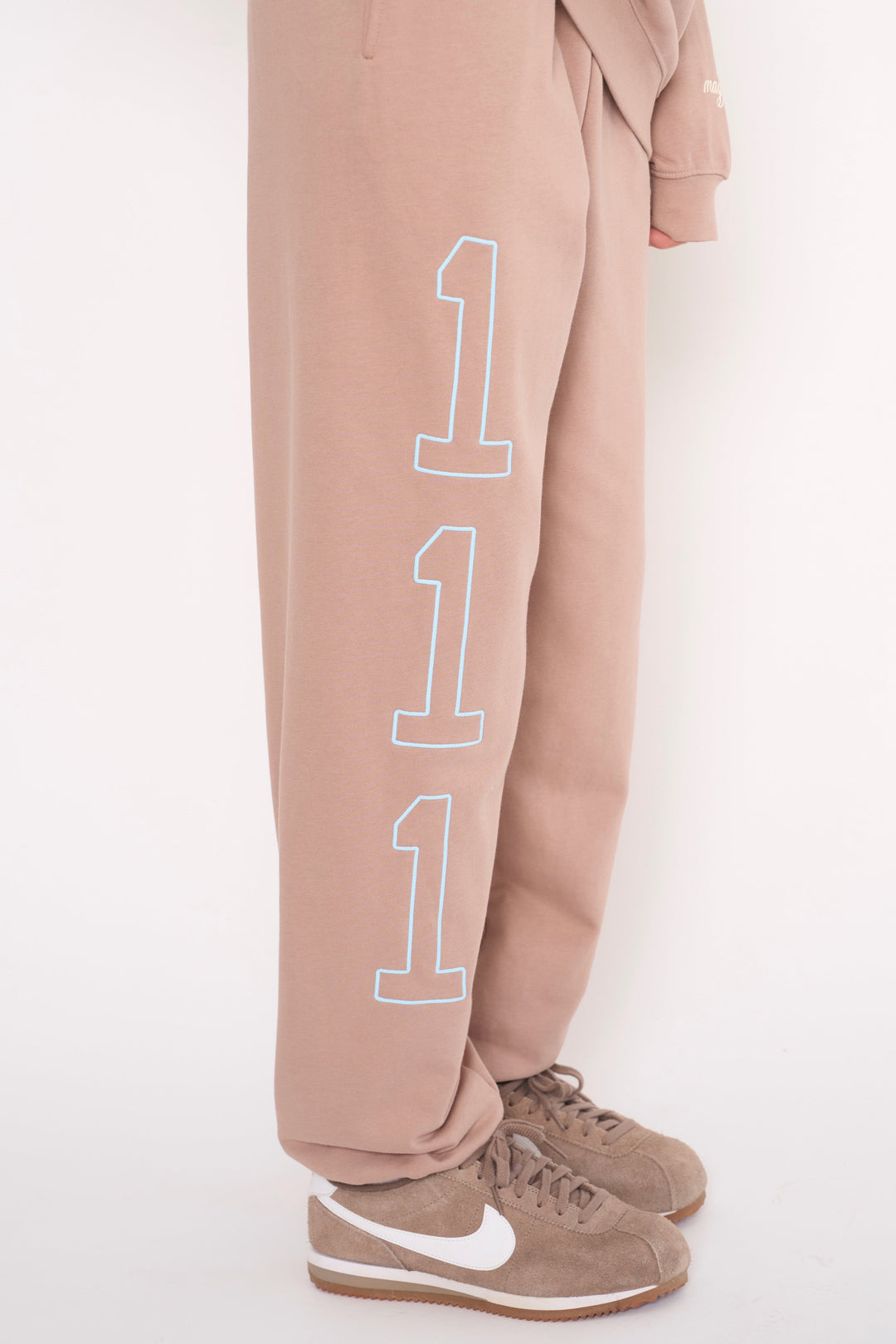 Y995 gfc GN7-200 Gloss TBL QM アウトレット Mayfair Angels Sweatpants – The Mayfair Group LLC